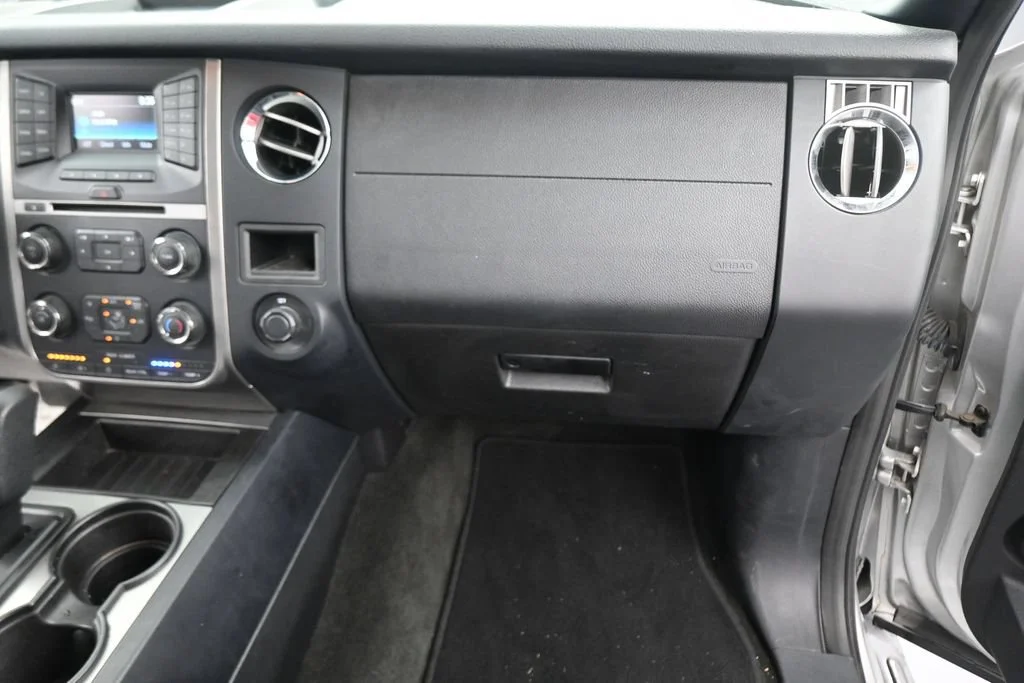 Used 2017 Silver Ford XL image 43