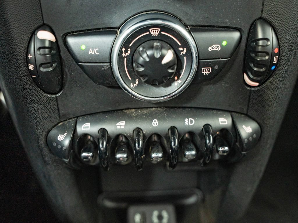 Used 2014 White Silver MINI  image 31