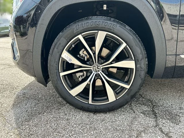 New 2026 Black Volkswagen 2.0T SEL Premium R-Line image 11