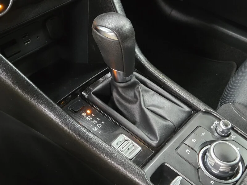 Used 2019 Snowflake White Pearl Mazda Sport image 18