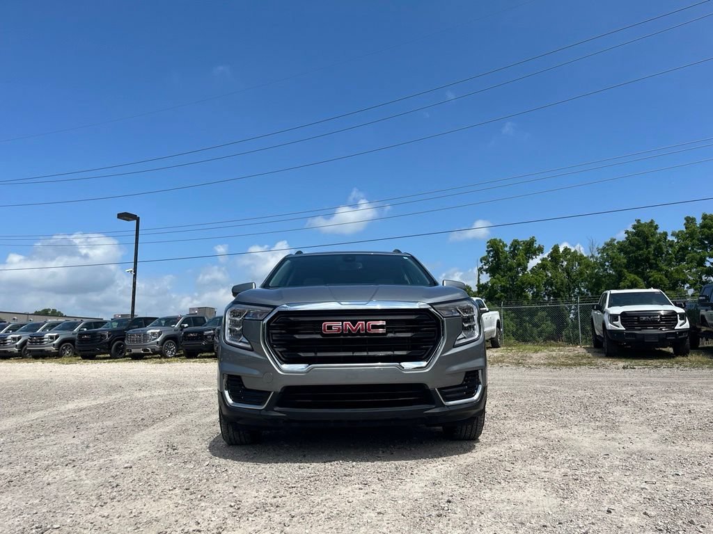 Used 2024 Sterling Metallic GMC SLE image 4