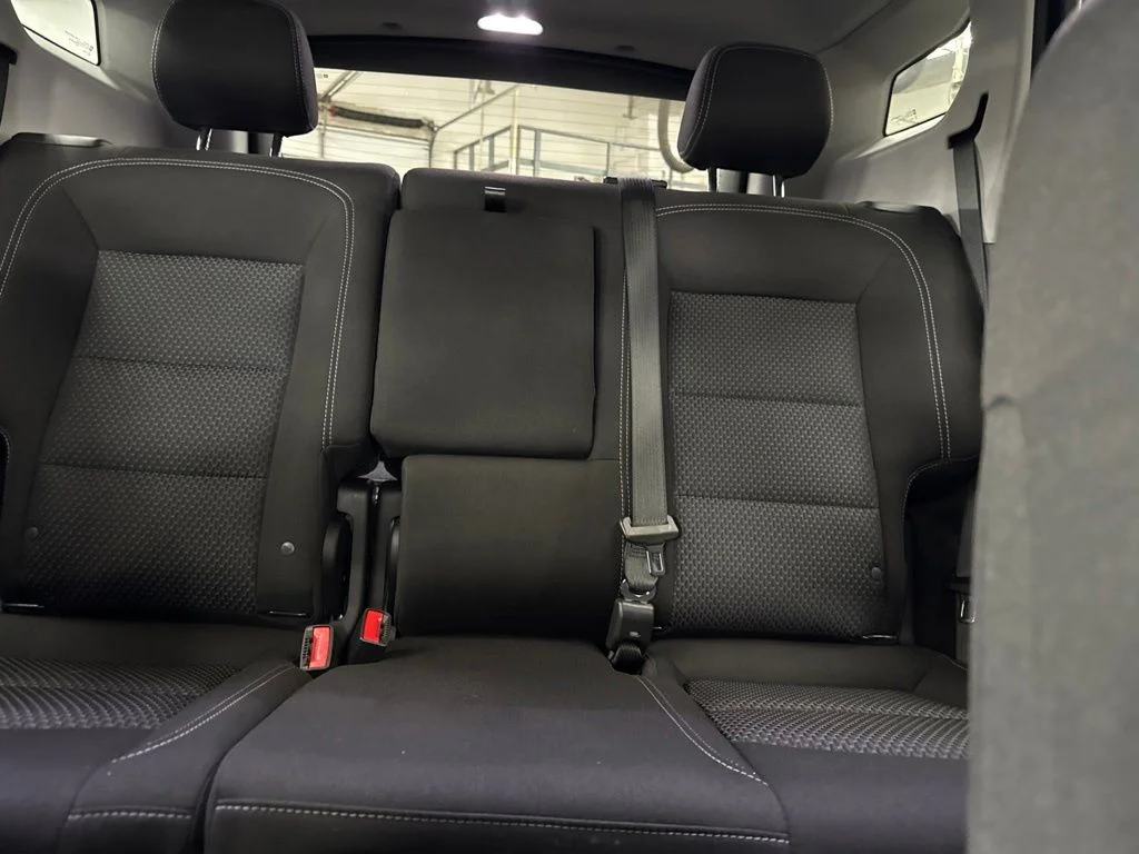 Used 2024 White GMC SLE image 23
