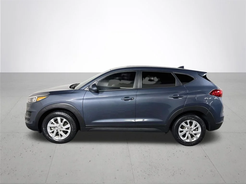 Used 2019 Blue Hyundai SE image 9