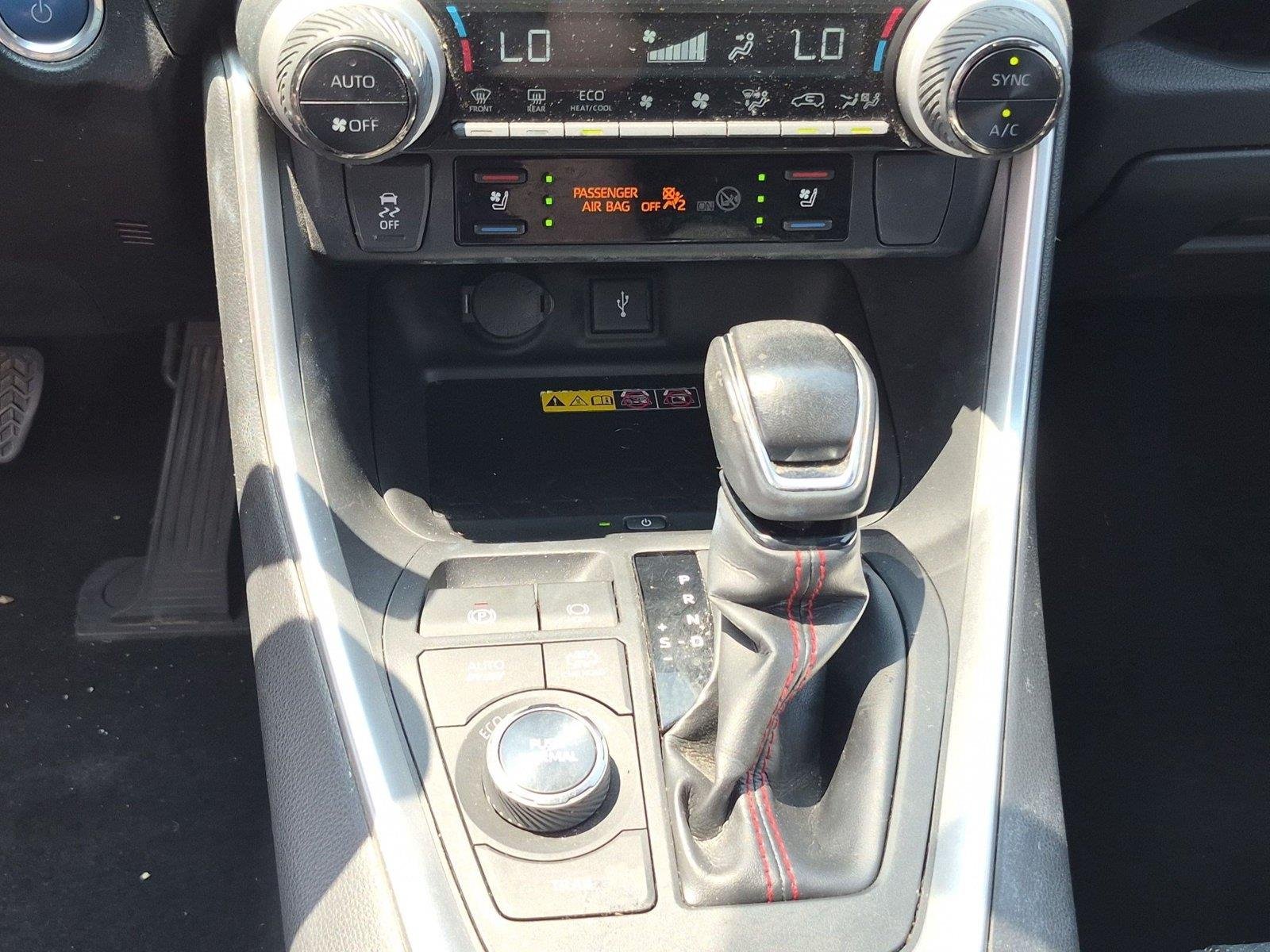 Used 2022  Toyota XSE image 27