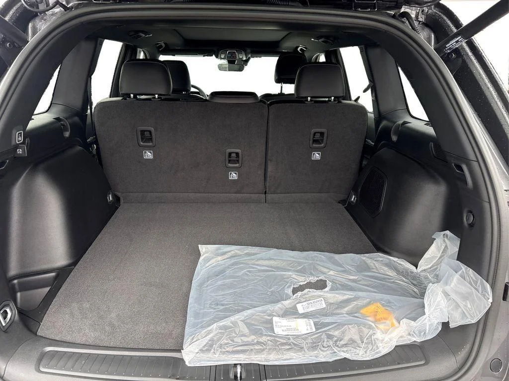 New 2026 Baltic Gray Metallic Clearcoat Jeep Limited image 11