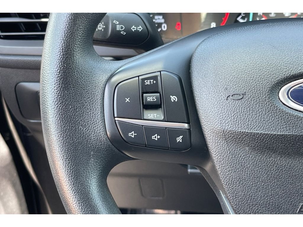 Used 2022 ICONIC SILVER Ford SE image 35