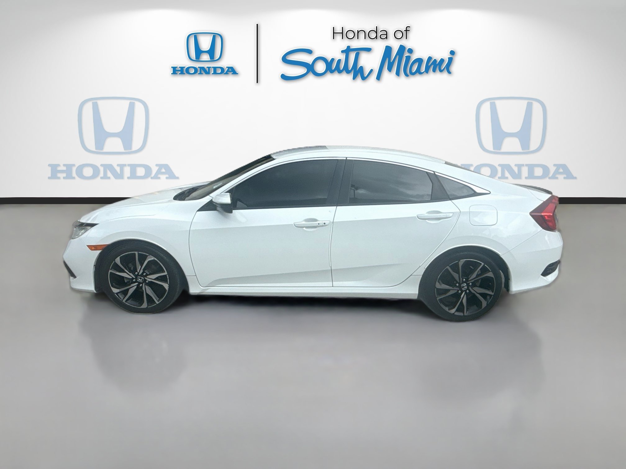 Used 2020 Platinum White Pearl Honda Sport image 4