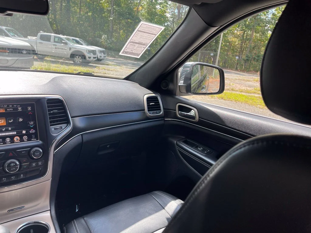 Used 2014 Black Jeep Limited image 10
