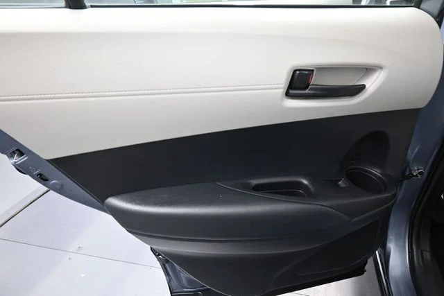 Used 2025 Blue Toyota L image 10