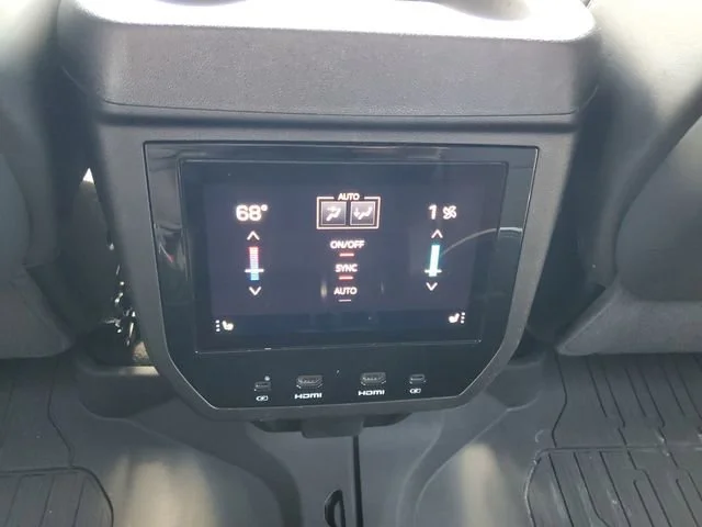 Used 2025 Onyx Black GMC AT4 Ultimate image 27