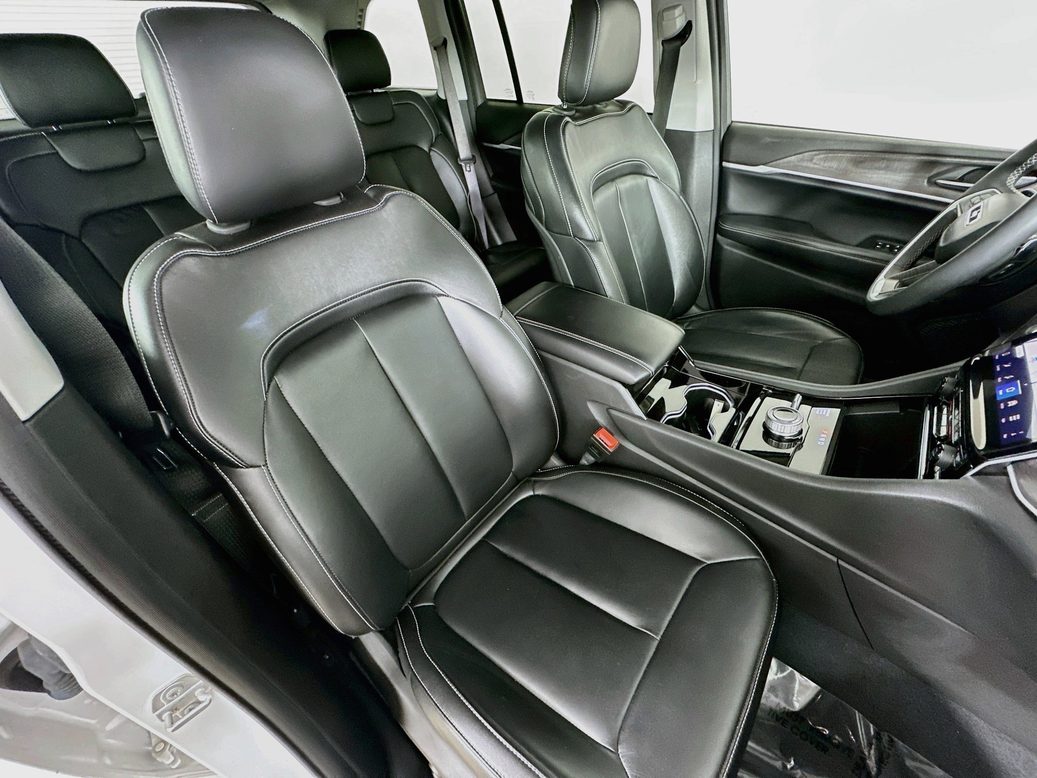 Used 2023 Bright White Clearcoat Jeep Limited image 41