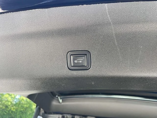 Used 2021 Blue Chevrolet LT image 9