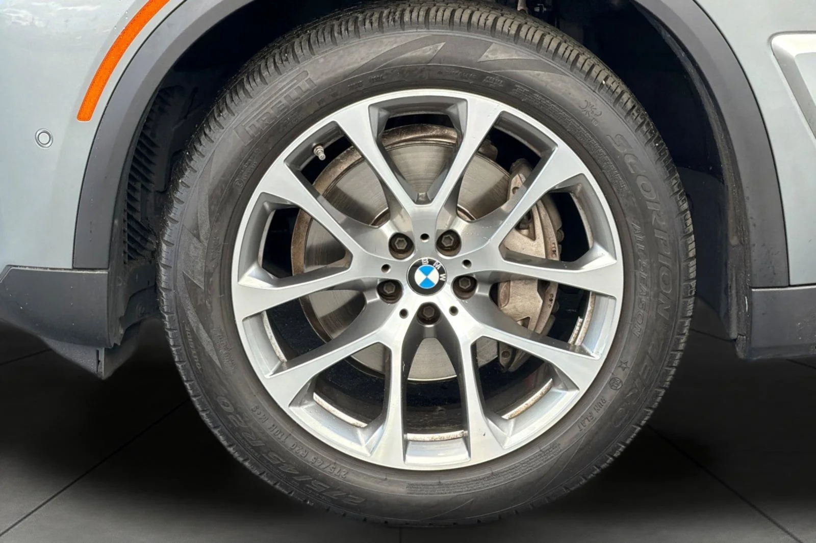 Used 2025 Skyscraper Grey Metallic BMW xDrive40i image 26