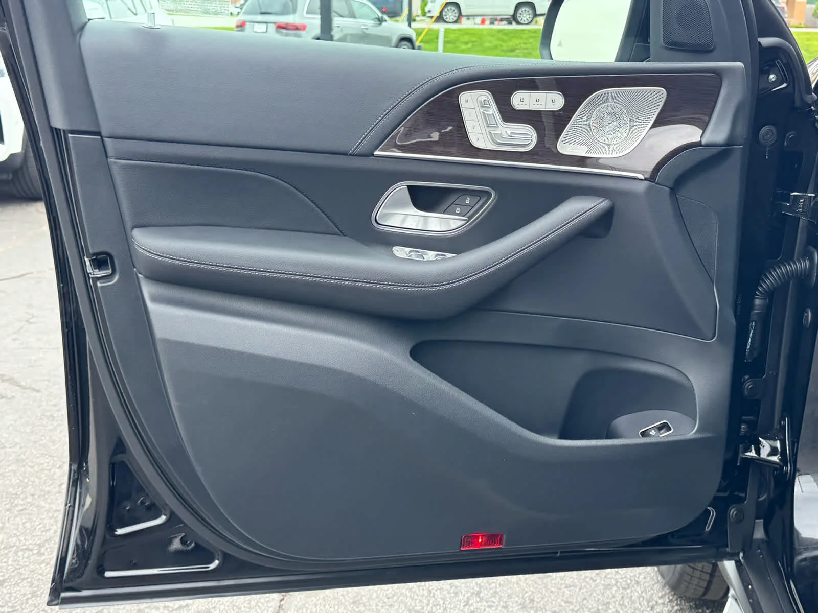 New 2026 Obsidian Black Metallic Mercedes-Benz GLS 450 image 16