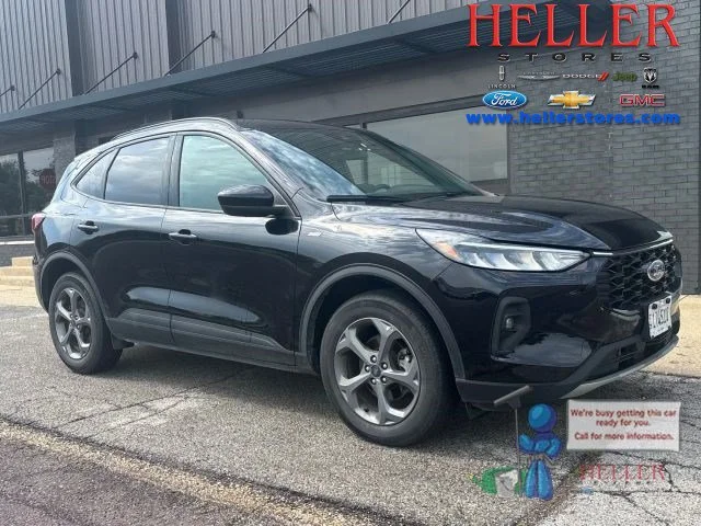 Used 2025 Black Metallic Ford ST-Line Select image 1