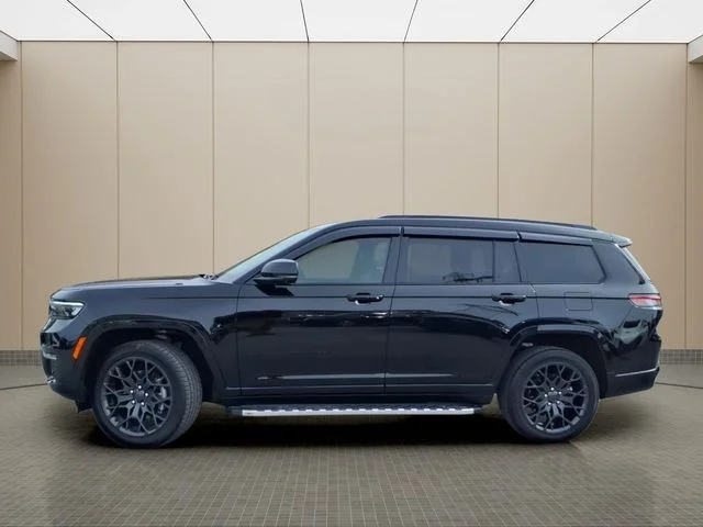 Used 2025 Black Jeep Summit image 21