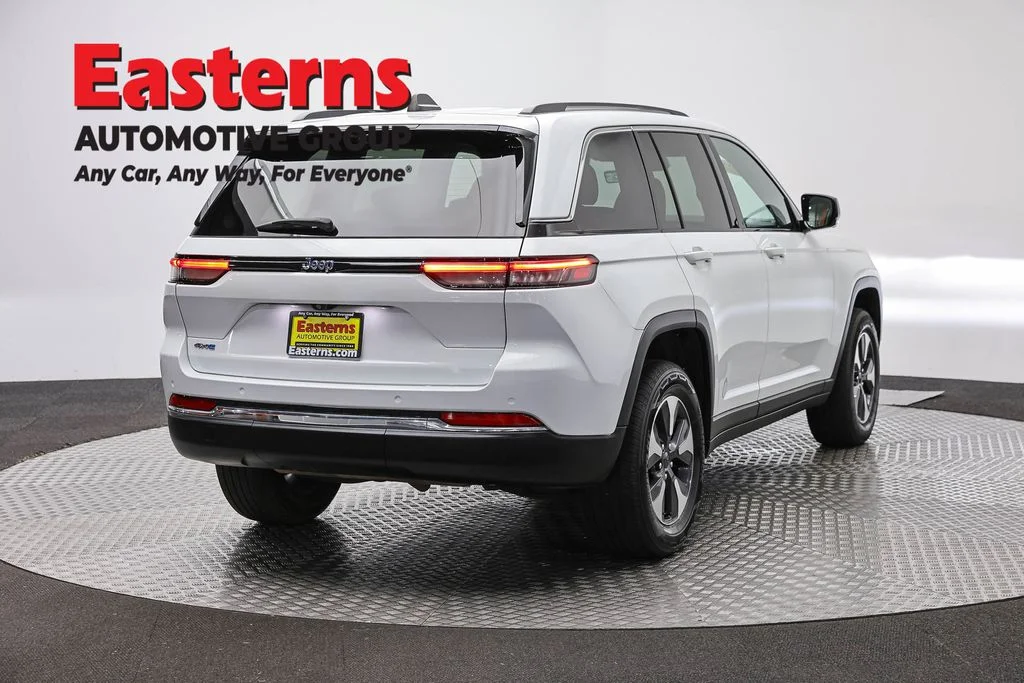 Used 2022 White Jeep 4xe image 5