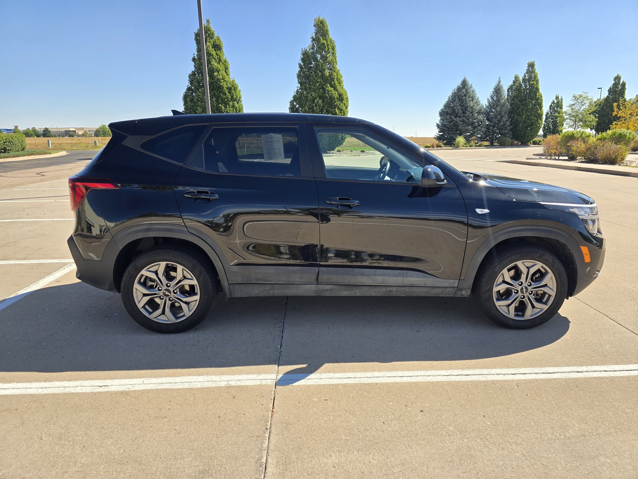 Used 2024 Fusion Black Kia LX image 6