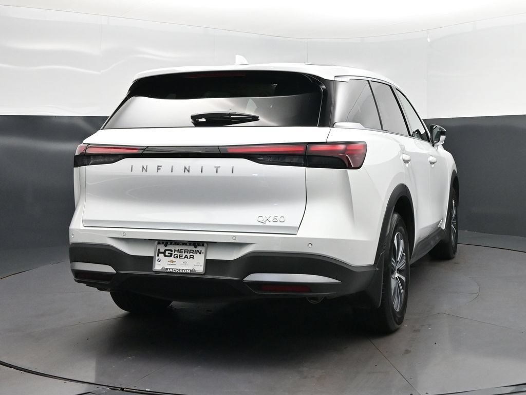 Certified Used 2026 White INFINITI PURE image 7