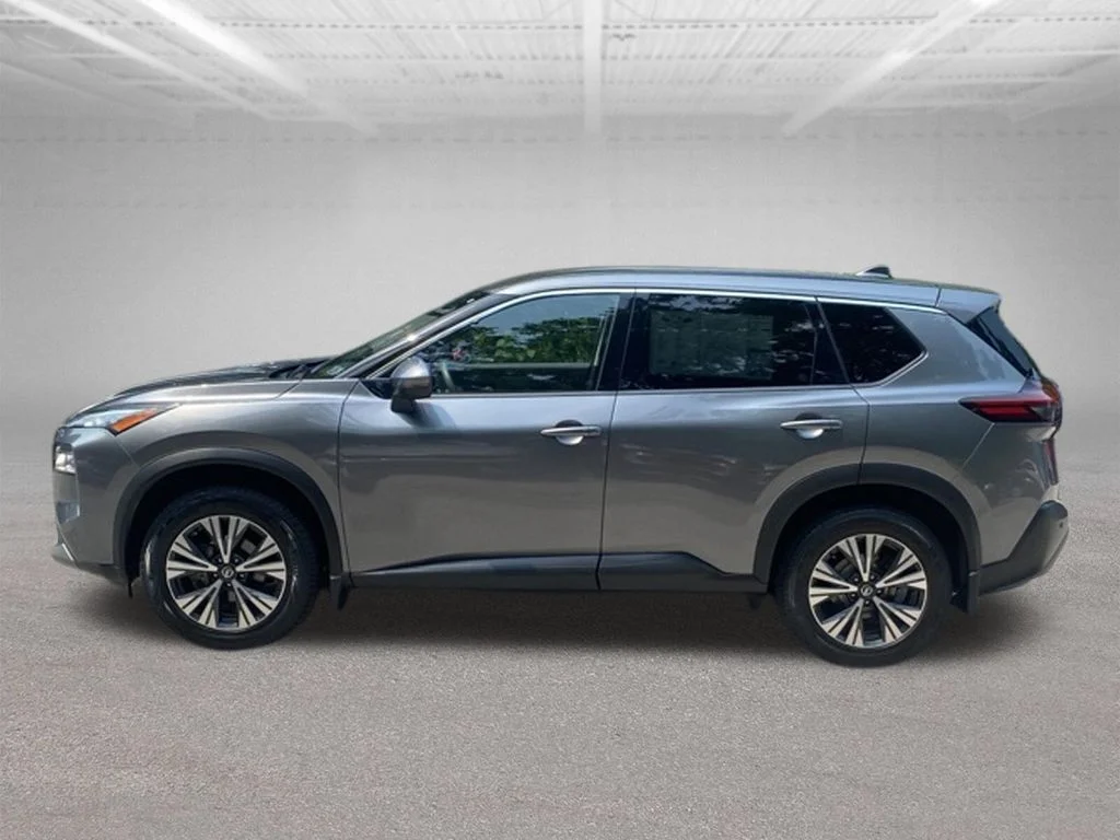 Used 2021 Gray Nissan SV image 2