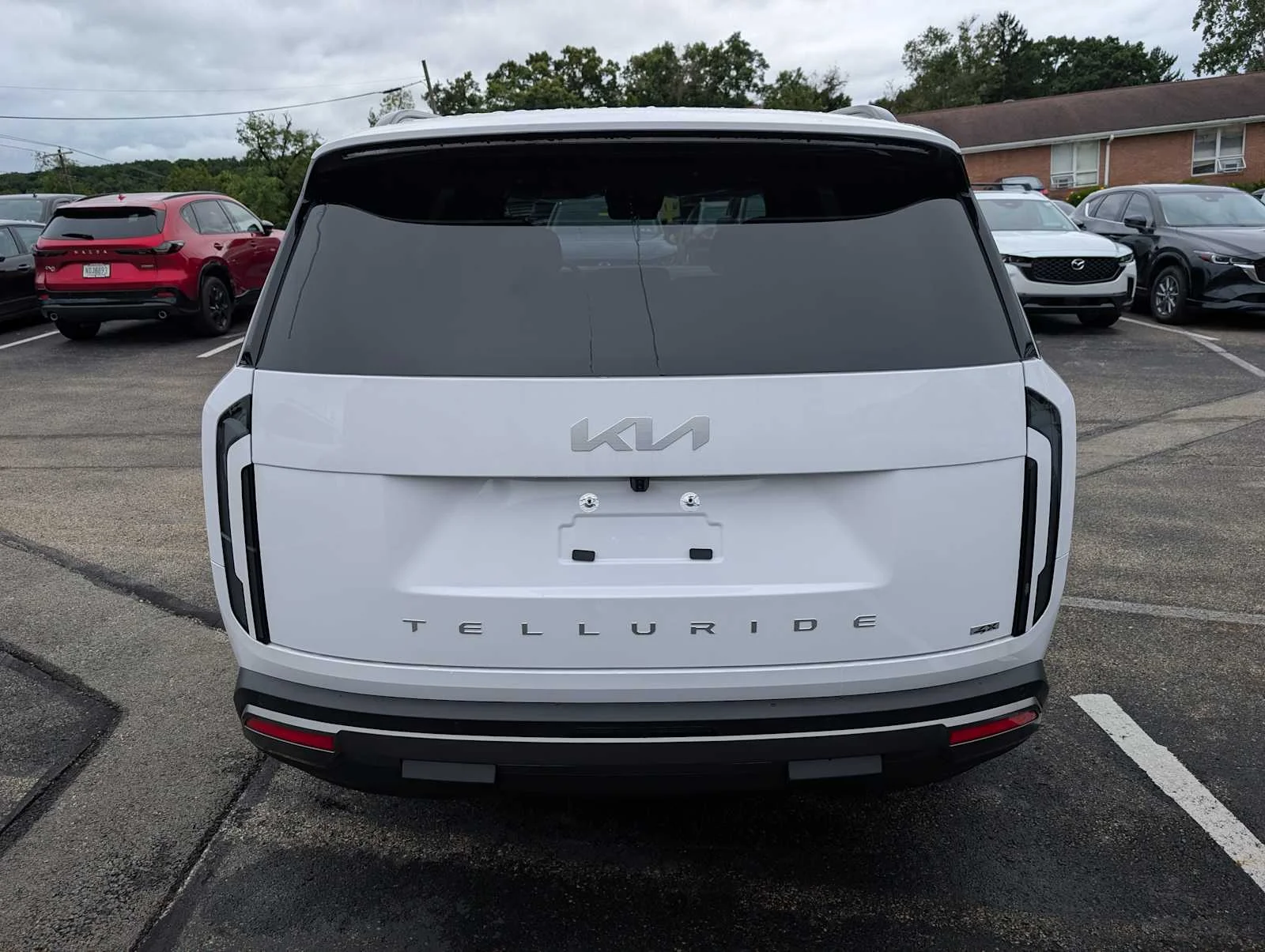 New 2027 Glacial White Pearl Kia S image 8