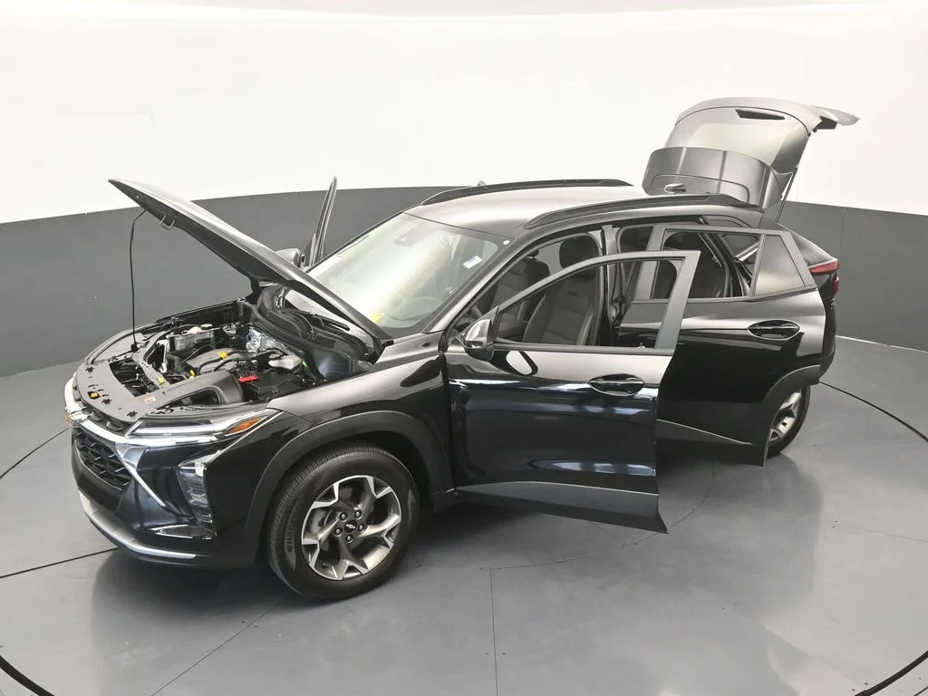 Used 2025 Mosaic Black Metallic Chevrolet LT image 60