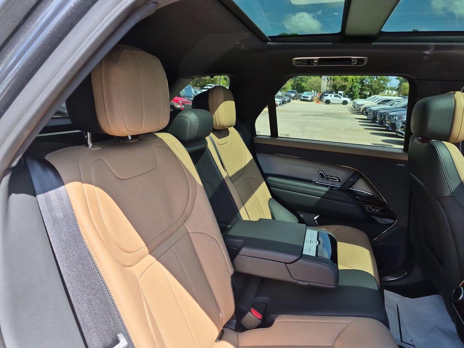 Used 2025 Carpathian Grey Premium Metallic Land Rover Dynamic SE image 33