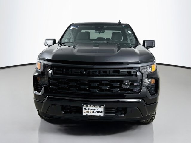 Used 2023 BLACK Chevrolet Custom image 7
