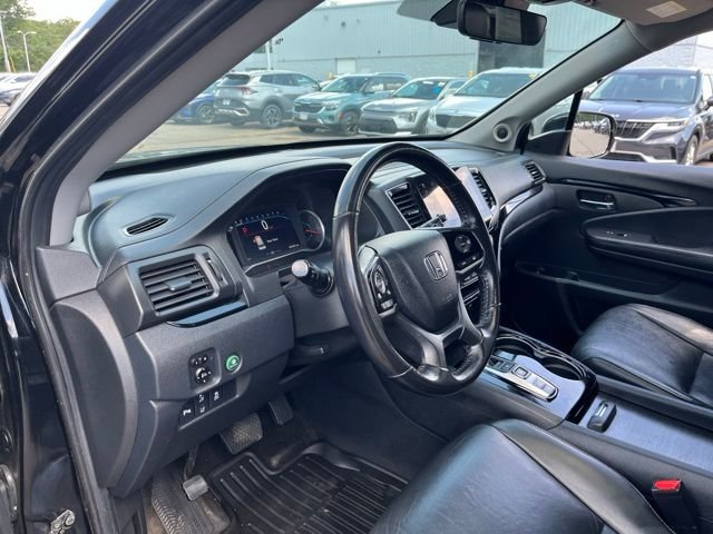 Used 2020 Black Honda Touring image 11