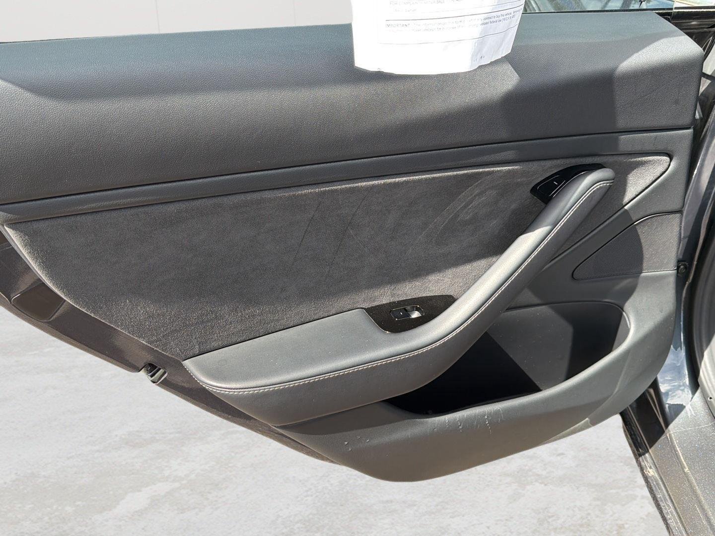 Used 2018  Tesla Long Range Battery image 18