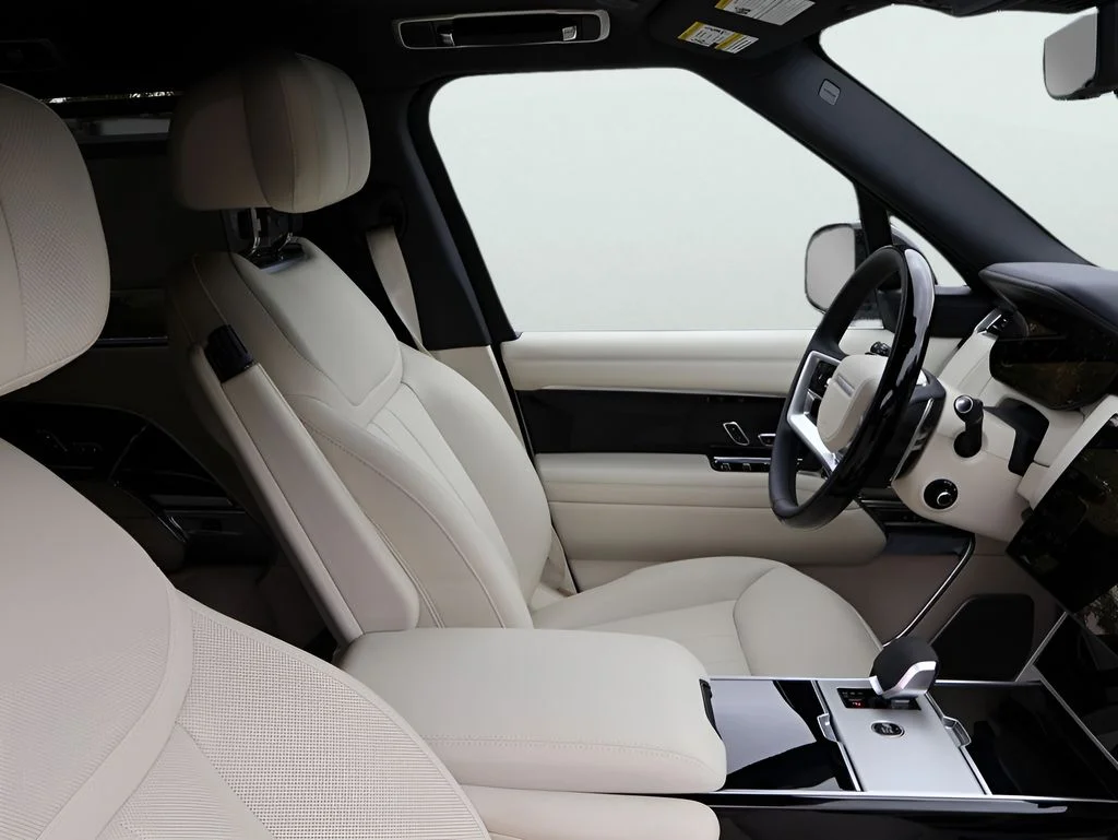New 2026 Ostuni Pearl Wht Prem Met Land Rover Autobiography image 8