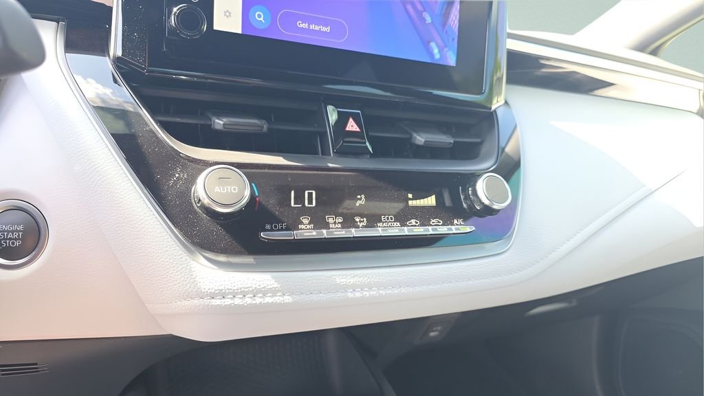 2025 Toyota Corolla SE - Photo 19