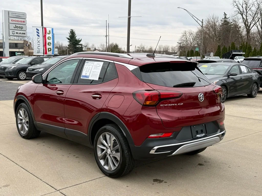 Used 2023 Red Buick Essence image 6
