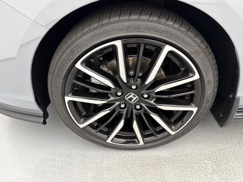 New 2026 Urban Gray Pearl Honda Touring image 4