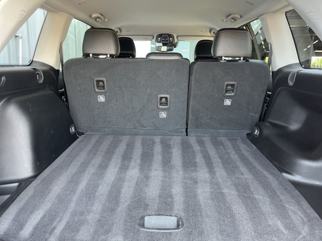 Used 2023 Velvet Jeep Limited image 40