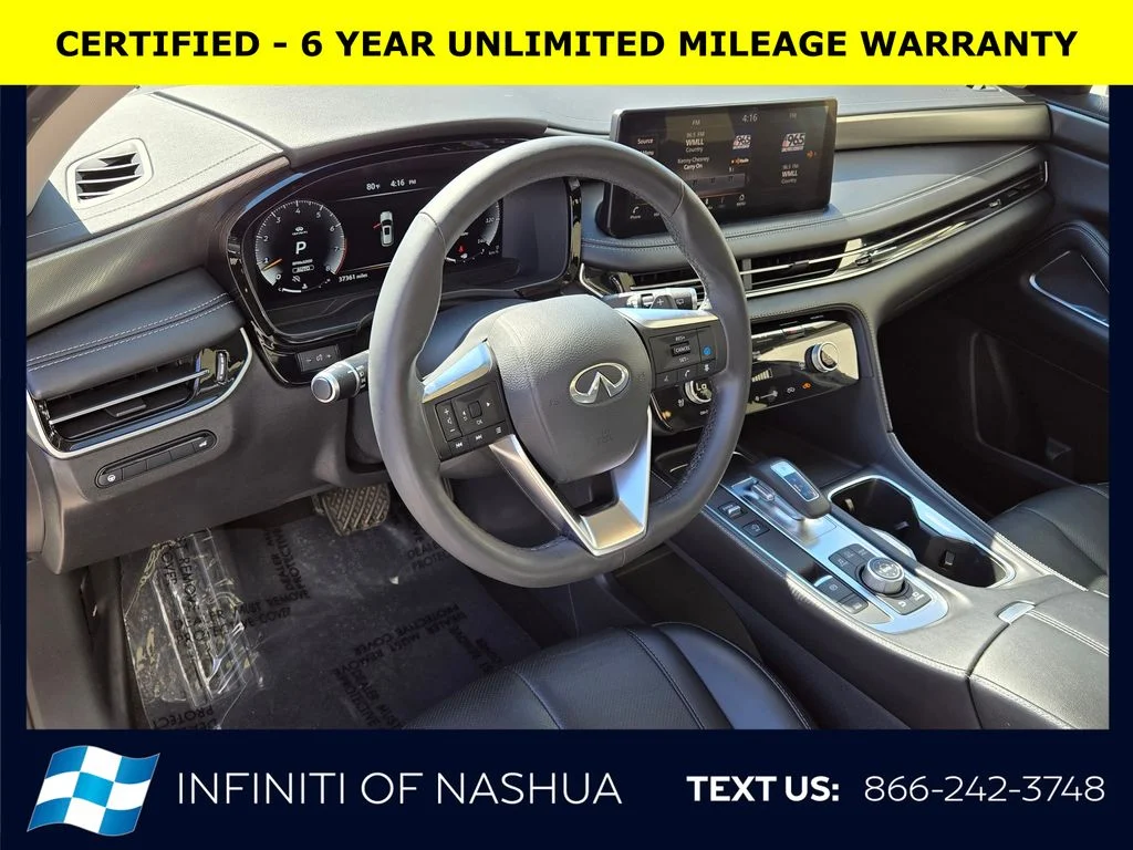 Certified Used 2023 White INFINITI LUXE image 7