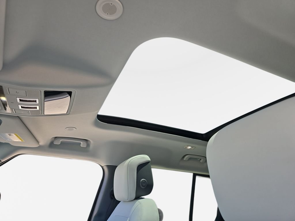New 2026 Carpathian Grey Land Rover X-Dynamic SE image 31