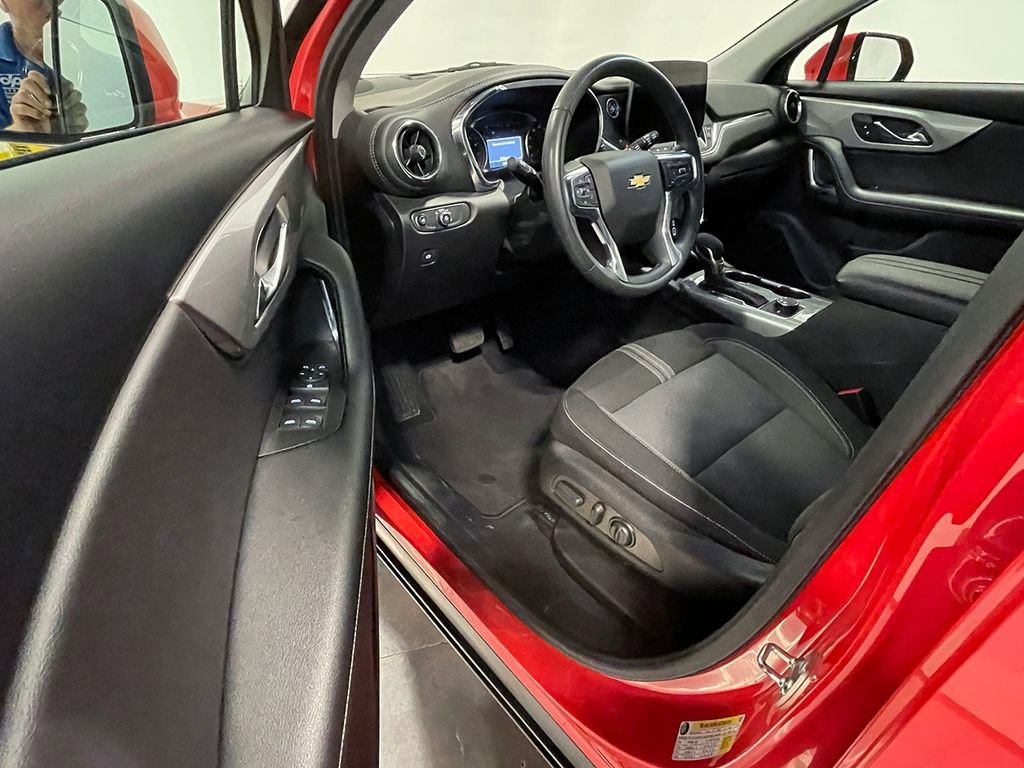 Used 2025 Habanero Orange Chevrolet 2LT image 19