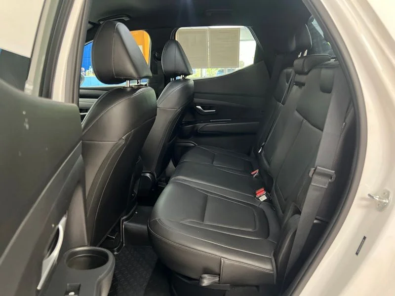 Used 2025 White Hyundai SEL image 14