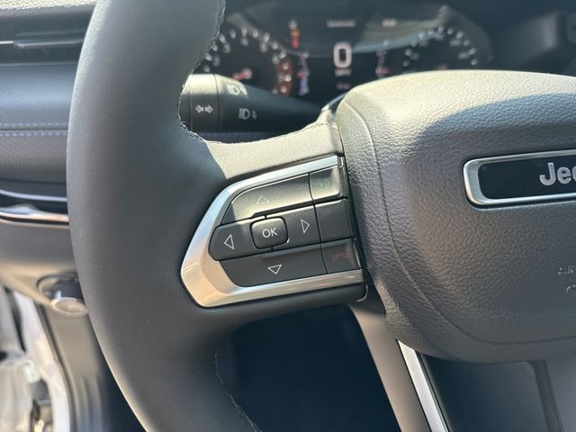 New 2026 White Jeep Latitude image 24