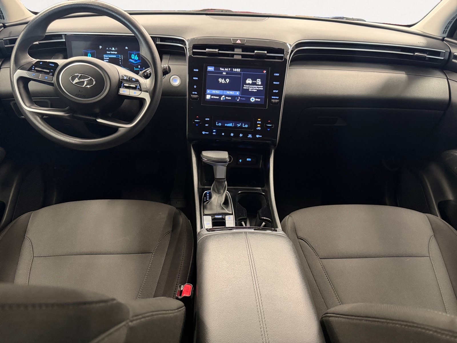 Used 2024 Hampton Gray Hyundai SEL image 3