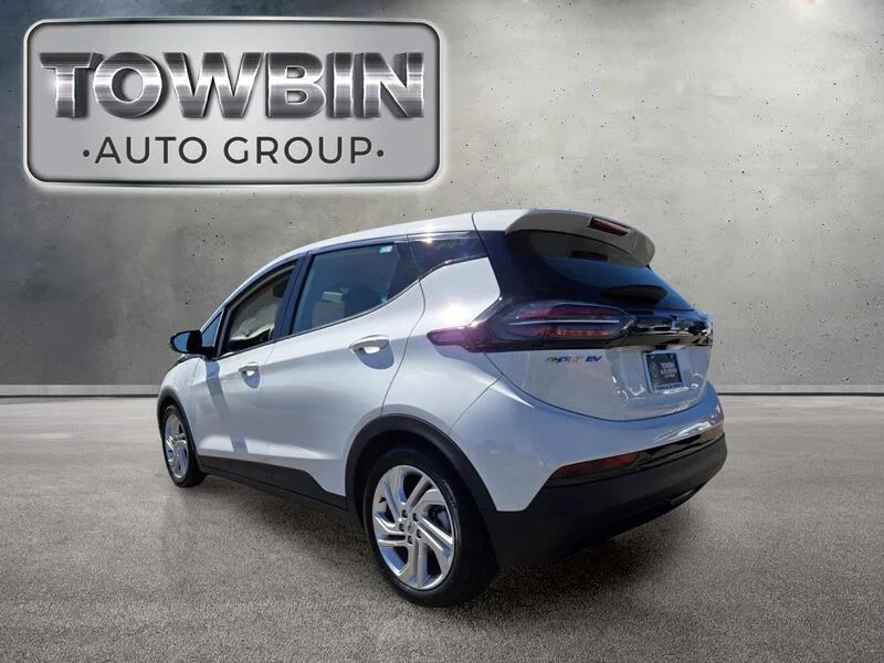 Used 2023 Summit White CHEVROLET 5DR WGN 1LT image 6