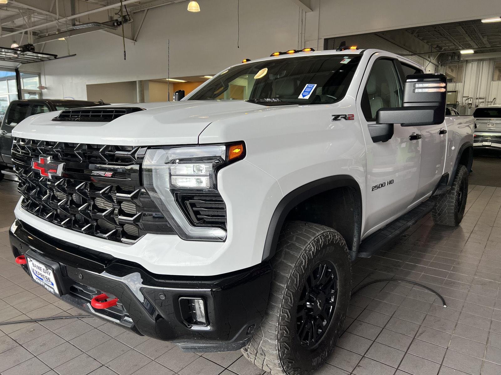 Used 2025 Summit White Chevrolet ZR2 image 4