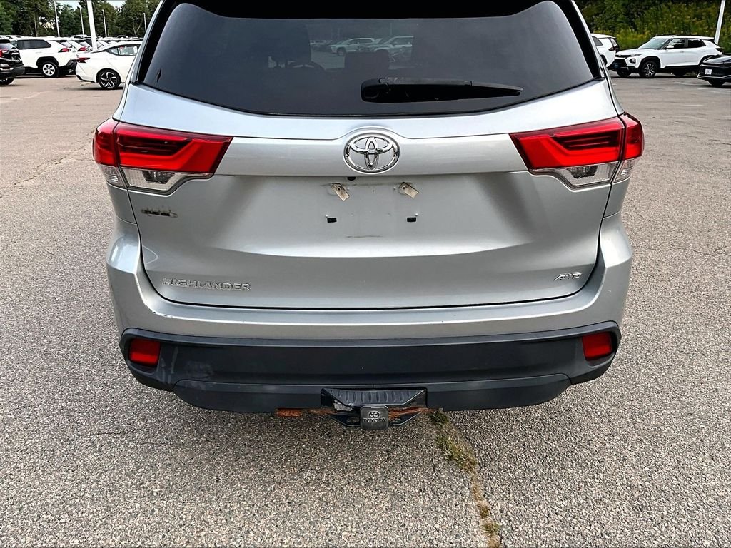 Certified Used 2018 Silver Toyota LE image 10