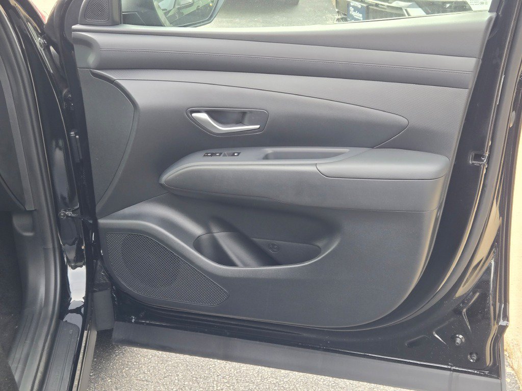 New 2026 Phantom Black Hyundai SE image 4