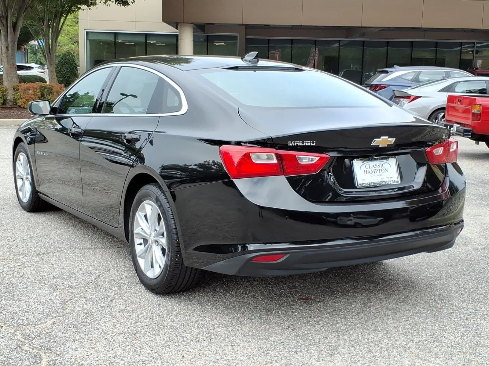 Used 2025 Mosaic Black Metallic Chevrolet LT image 10
