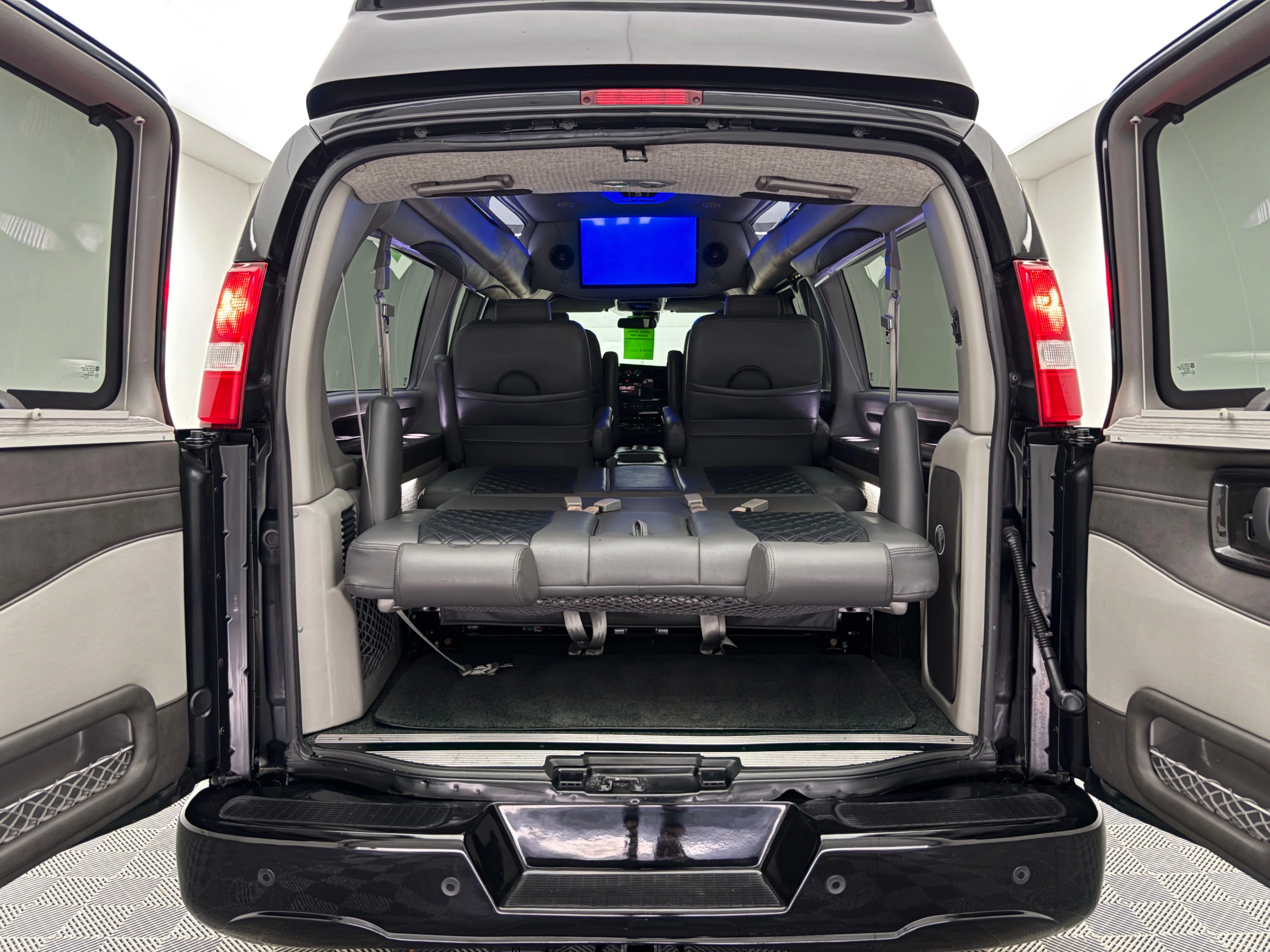 Used 2020 Onyx Black GMC Explorer Limited SE image 11