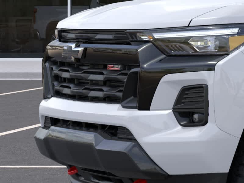 New 2026 Summit White Chevrolet Z71 image 13