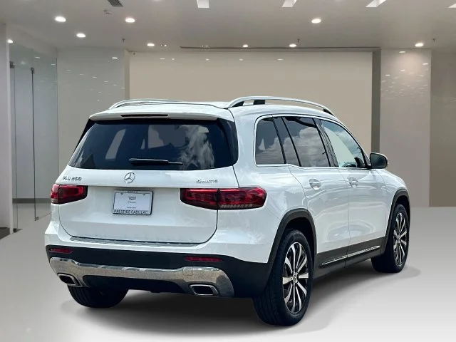 Used 2022 White Mercedes-Benz GLB 250 image 5