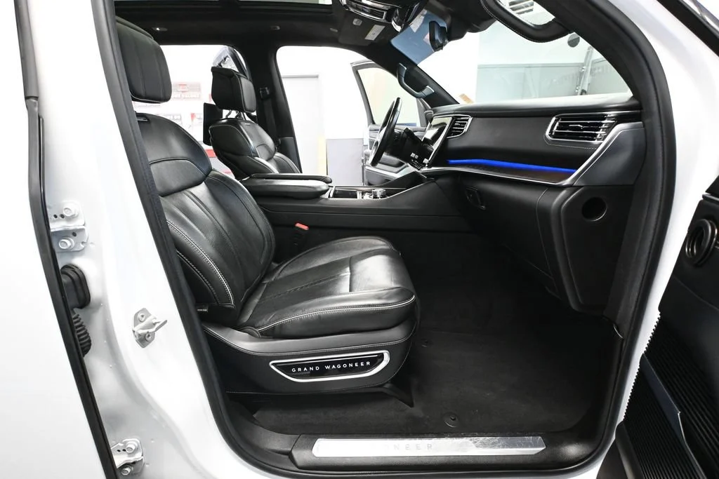 Used 2022 White Jeep Series II image 43